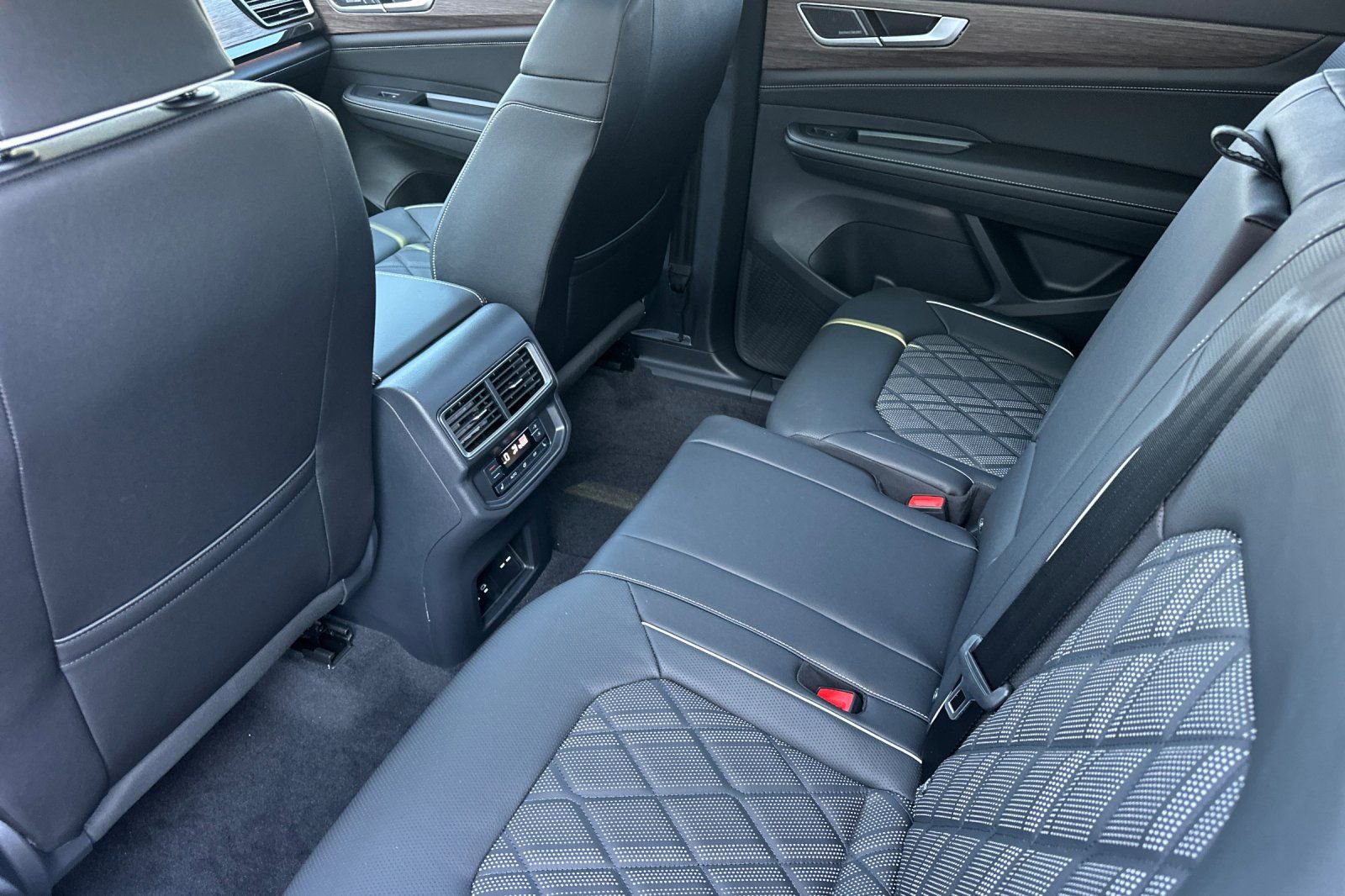 New 2026 Volkswagen Atlas SEL Premium R-Line image 12