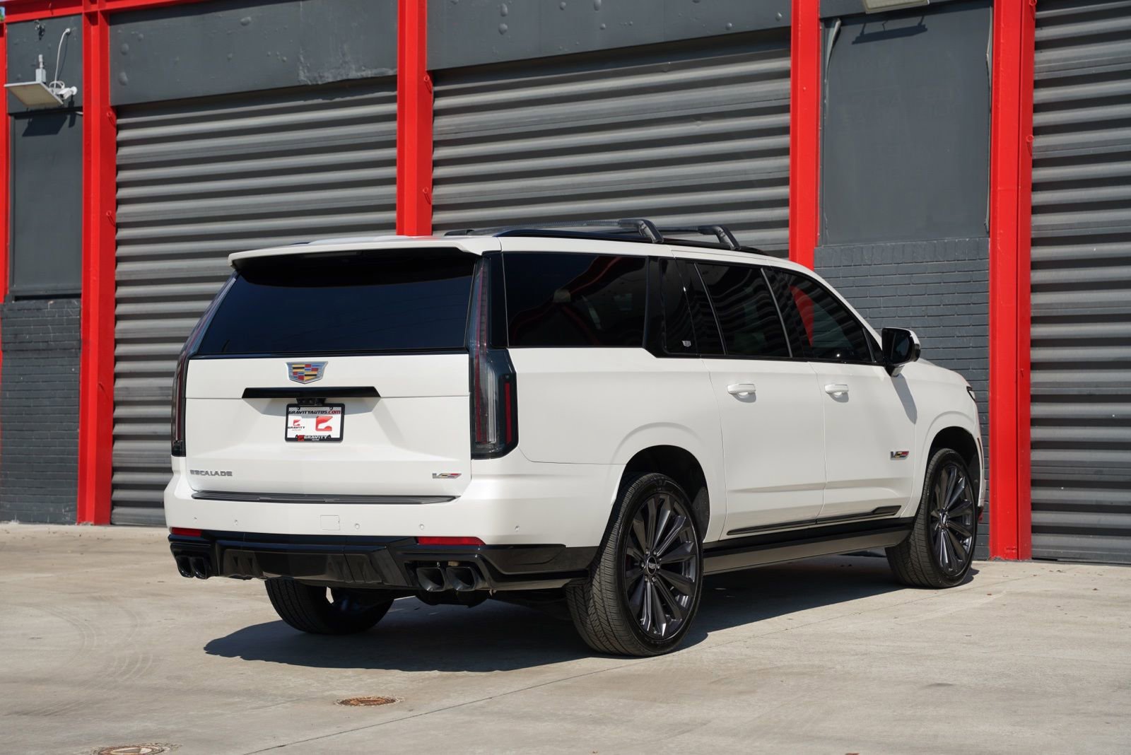 Used 2025 Cadillac Escalade ESV V AWD/4WD image 11
