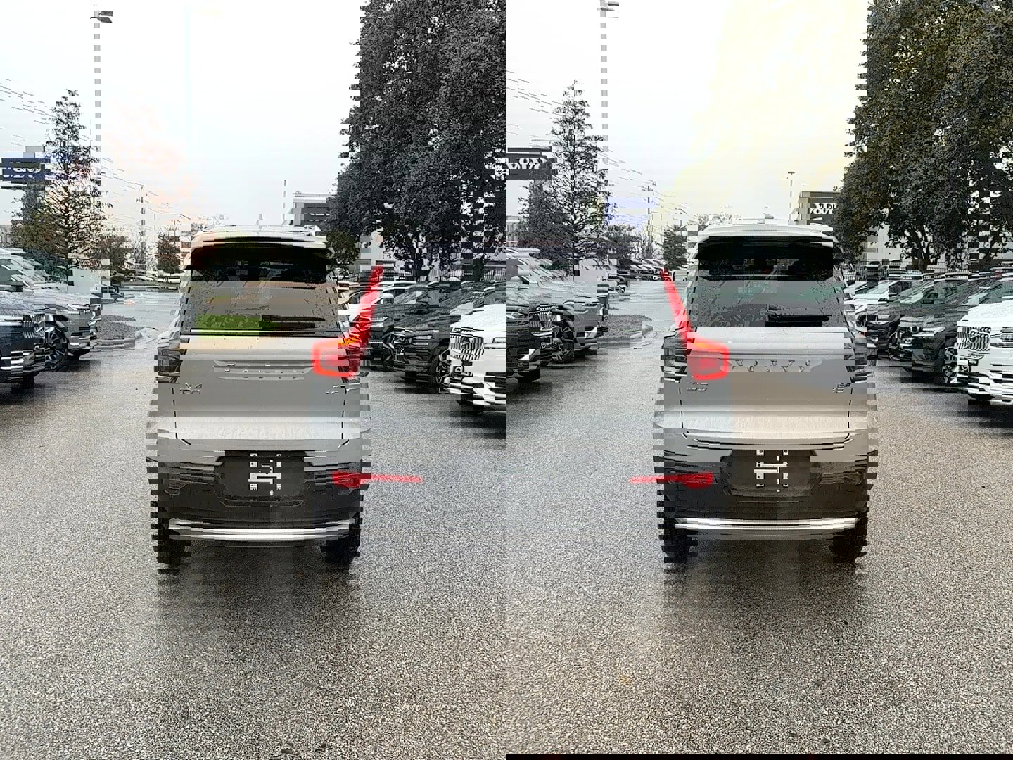 New 2025 Volvo XC40 B5 Ultra w/ Protection Package image 5