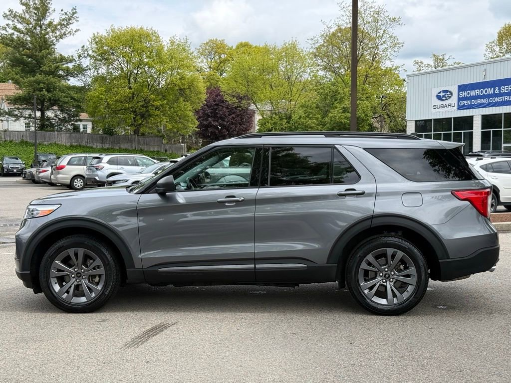 Used 2022 Ford Explorer XLT w/ Equipment Group 202A AWD/4WD image 11