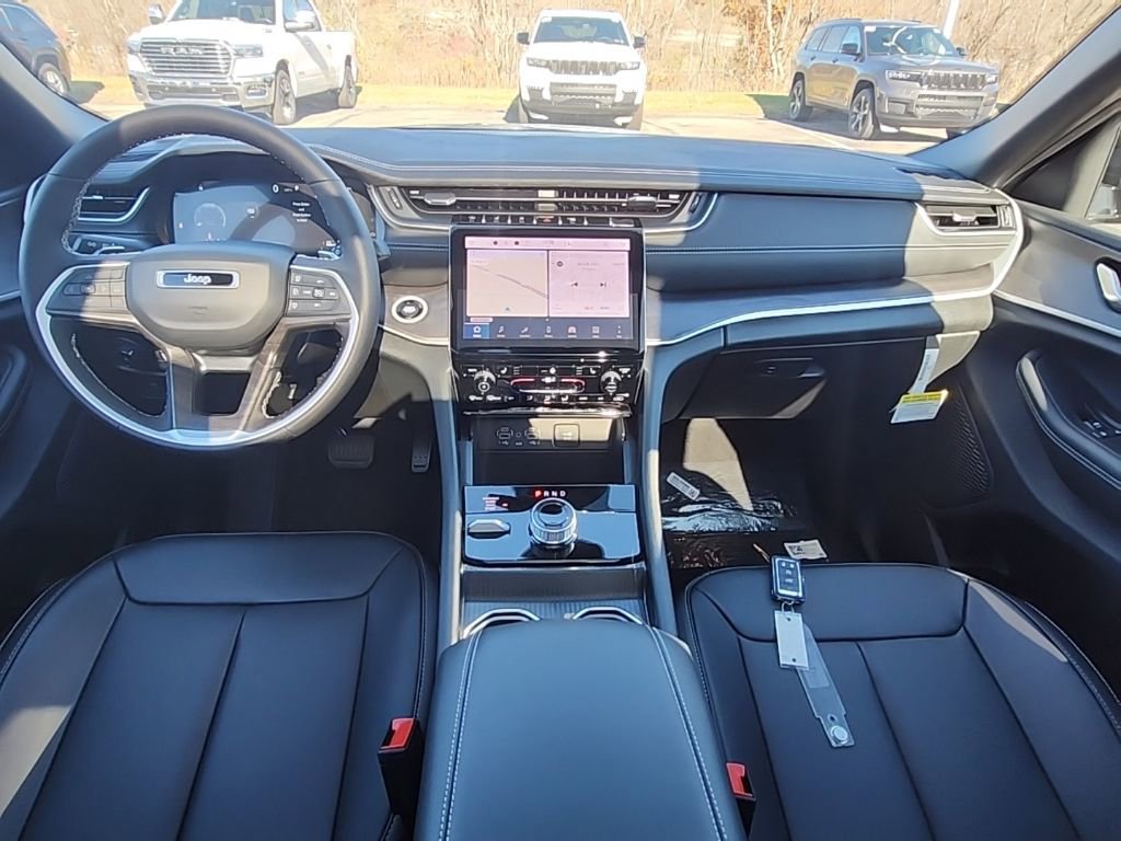 New 2025 Jeep Grand Cherokee L Limited w/ Black Appearance Package AWD/4WD image 26