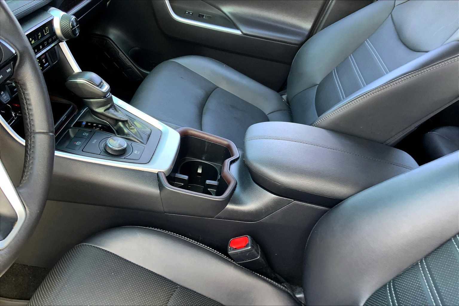 Used 2023 Toyota RAV4 Limited image 13