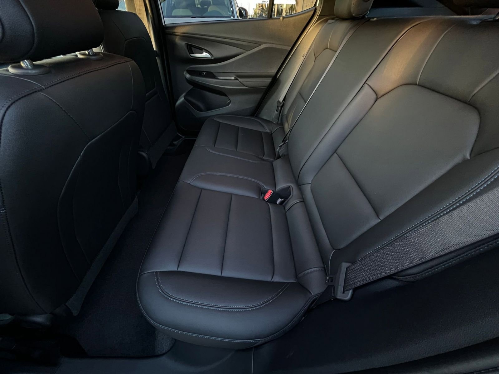 Used 2025 Buick Envista Sport Touring image 25