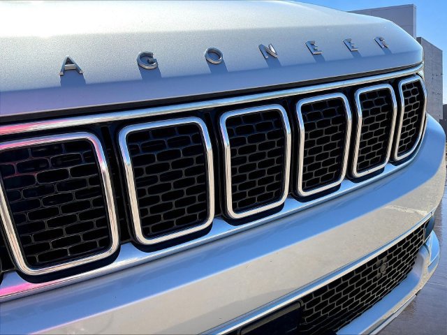 Used 2022 Jeep Wagoneer Series II w/ Premium Group I AWD/4WD image 34