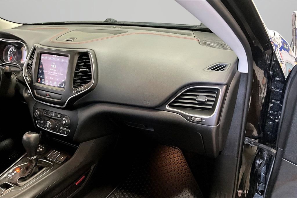 Used 2020 Jeep Cherokee Trailhawk w/ Comfort & Convenience Group image 26
