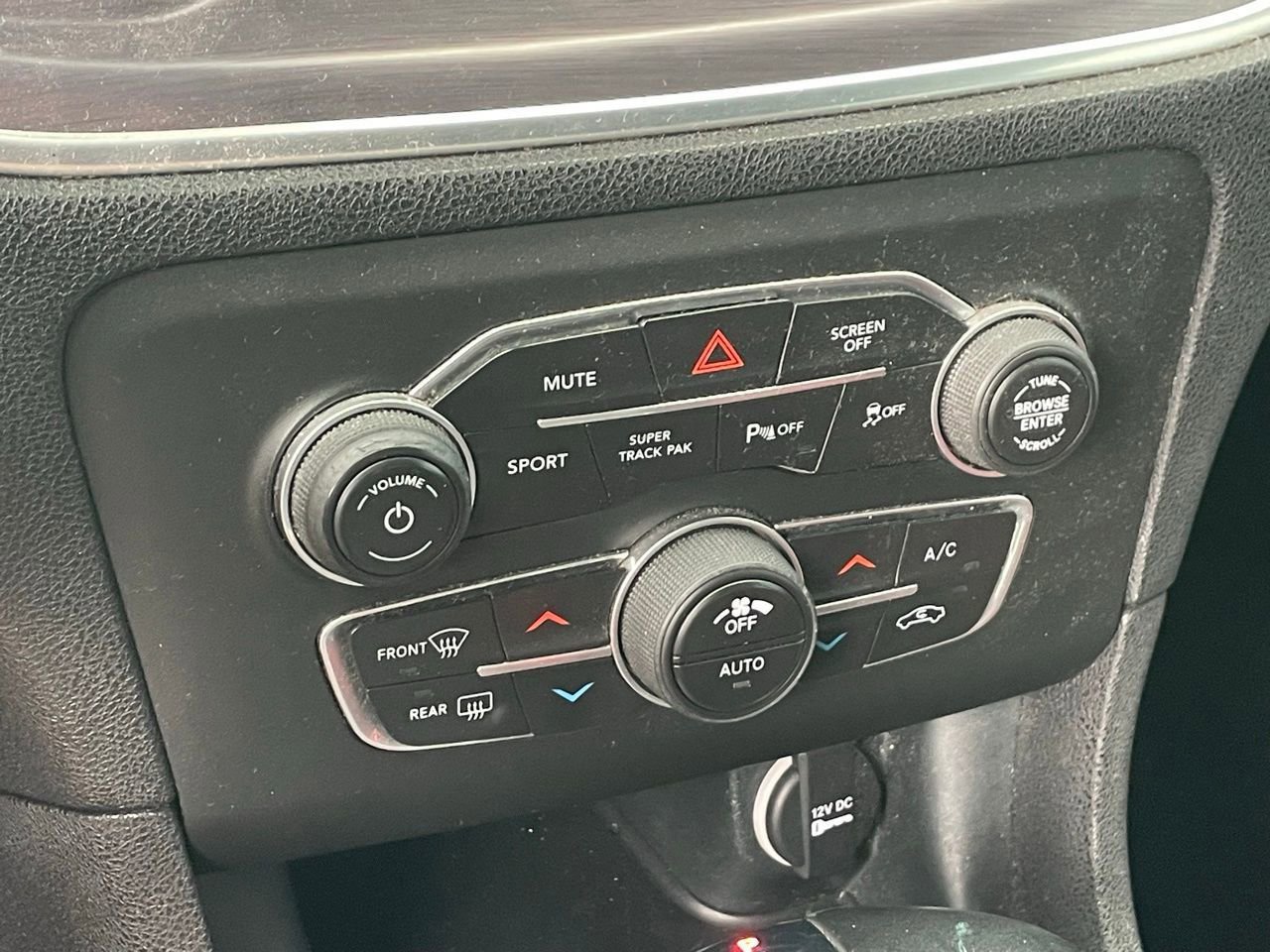 Used 2018 Dodge Charger R/T Scat Pack RWD image 9