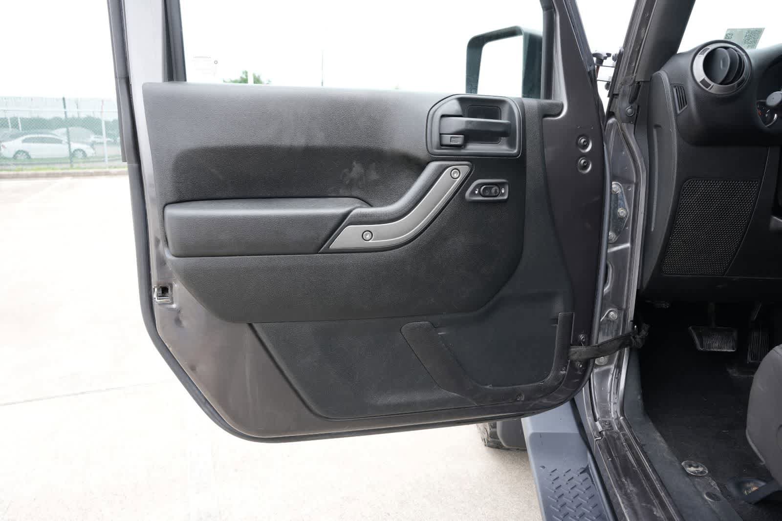 Used 2016 Jeep Wrangler Unlimited Sport w/ Quick Order Package 24S AWD/4WD image 17