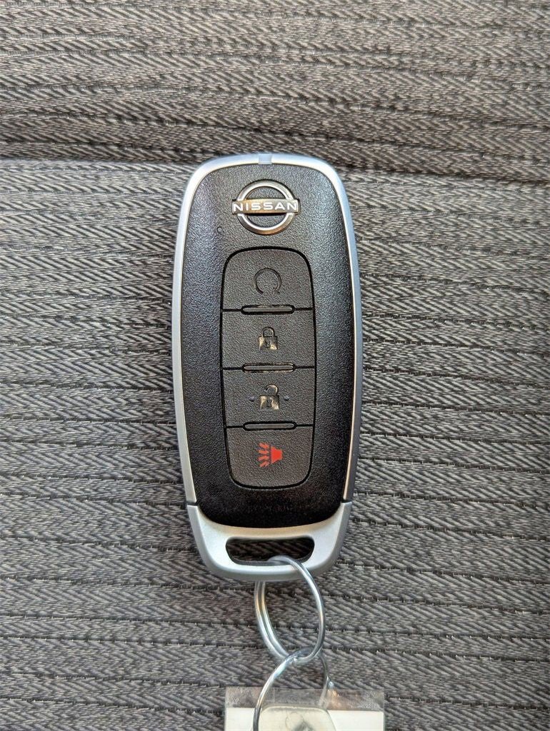 Certified 2023 Nissan Rogue SV image 32