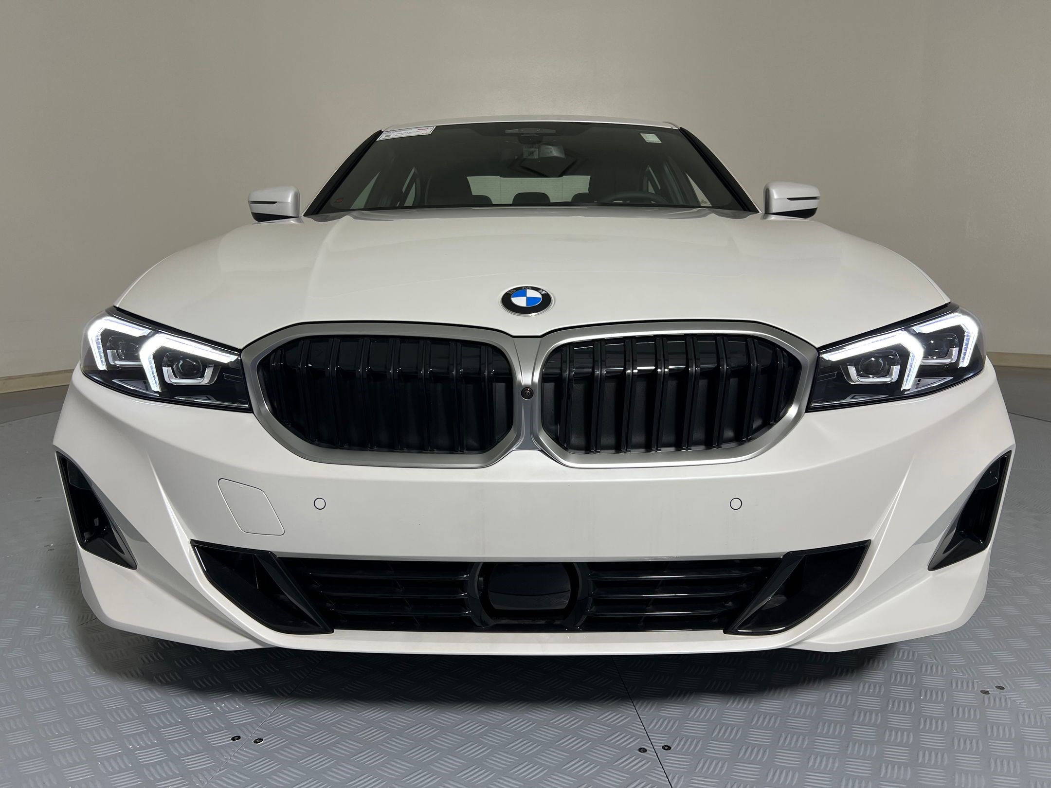 New 2025 BMW 330i xDrive Sedan w/ Premium Package AWD/4WD image 6