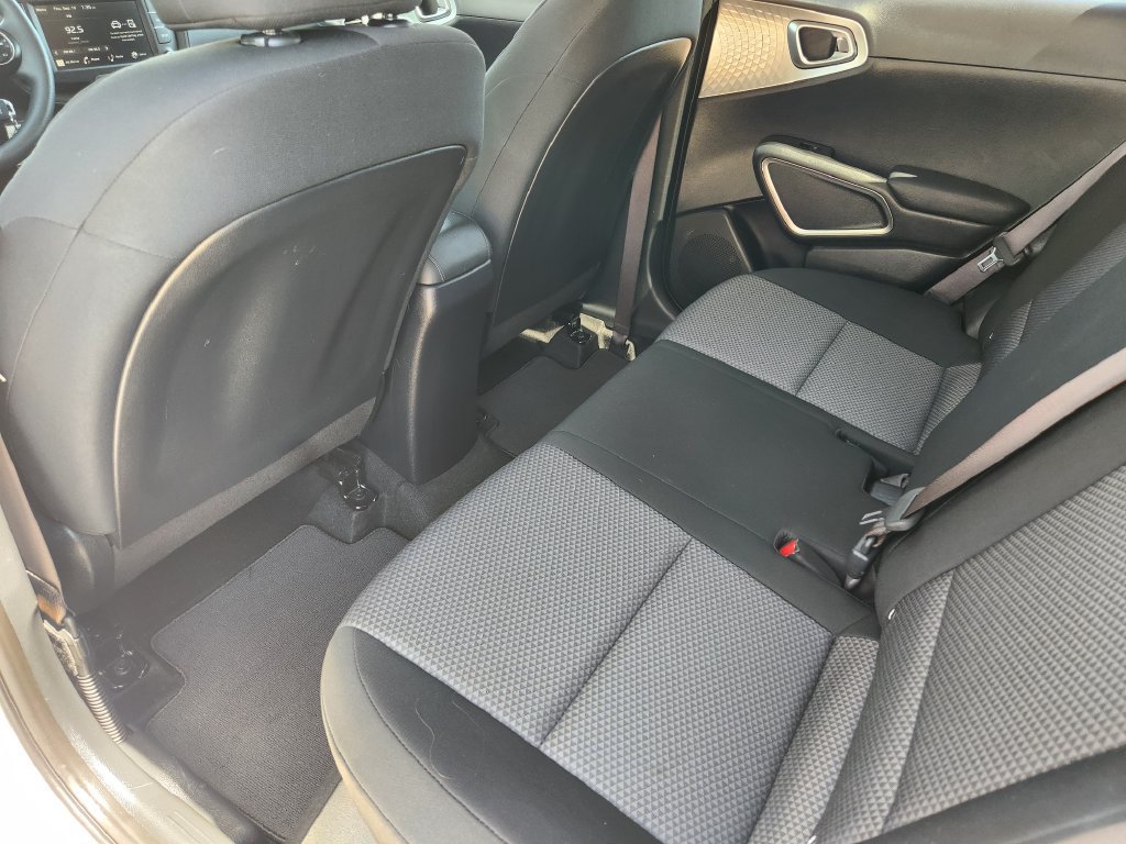 Certified 2025 Kia Soul LX w/ LX Technology Package FWD image 30