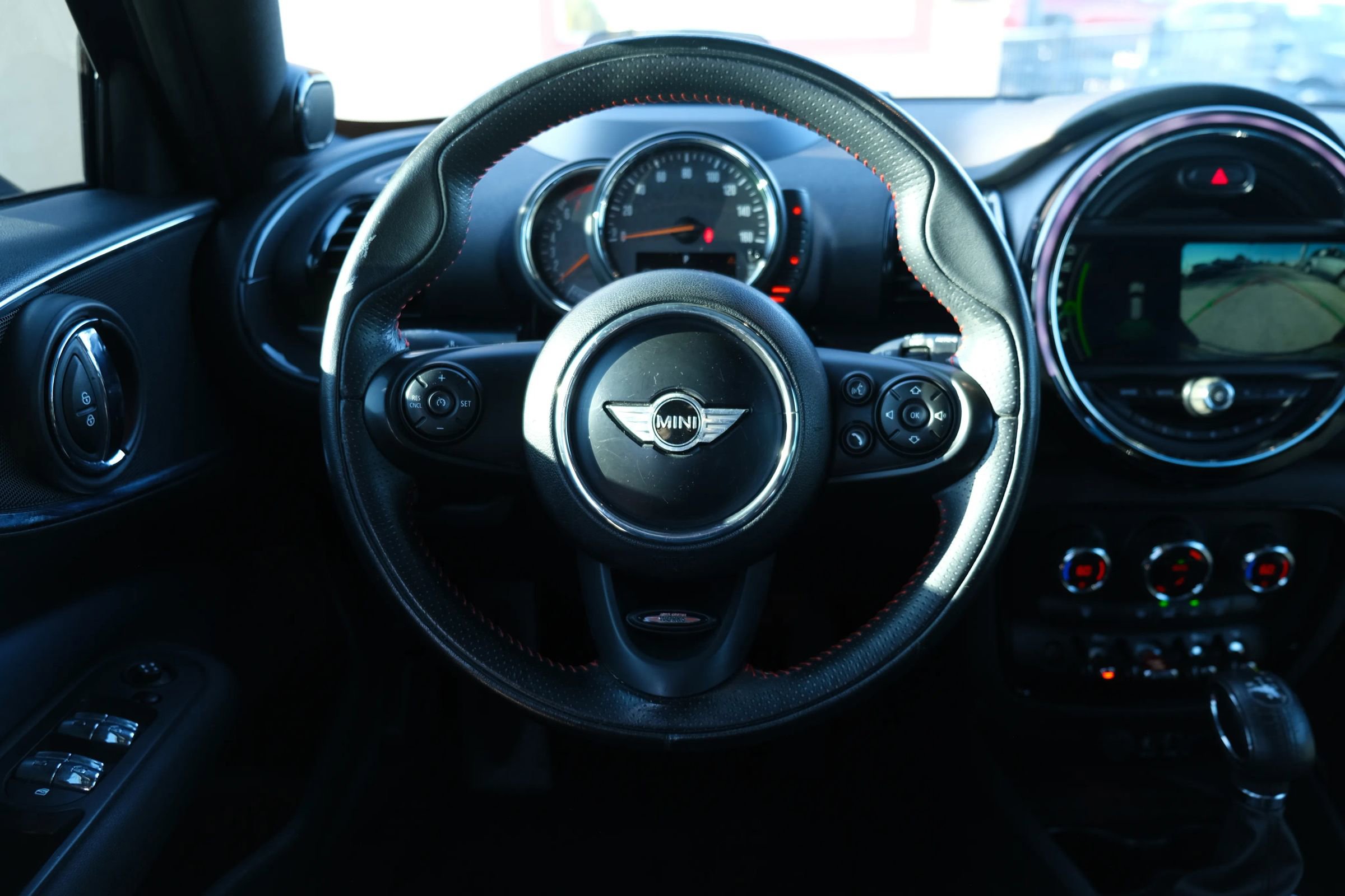 Used 2017 MINI Cooper Clubman image 23