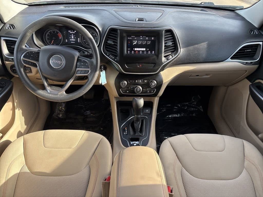 Used 2019 Jeep Cherokee Latitude w/ Popular Appearance Group image 12