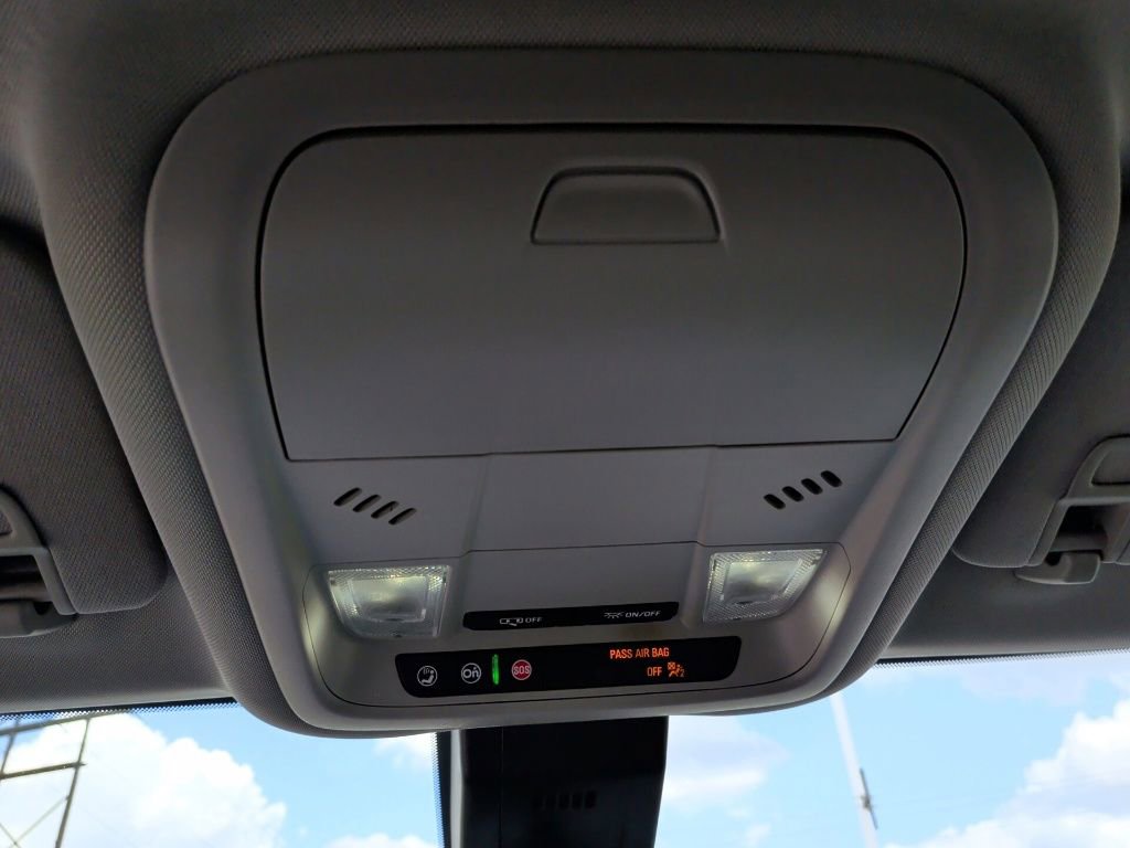 Used 2022 GMC Terrain SLE w/ Driver Convenience Package FWD image 21