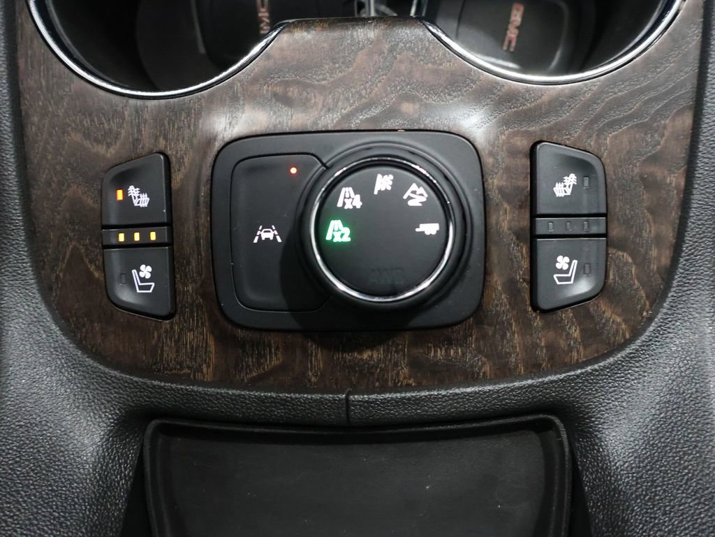 Used 2022 GMC Acadia Denali w/ GMC Pro Grade Package image 38