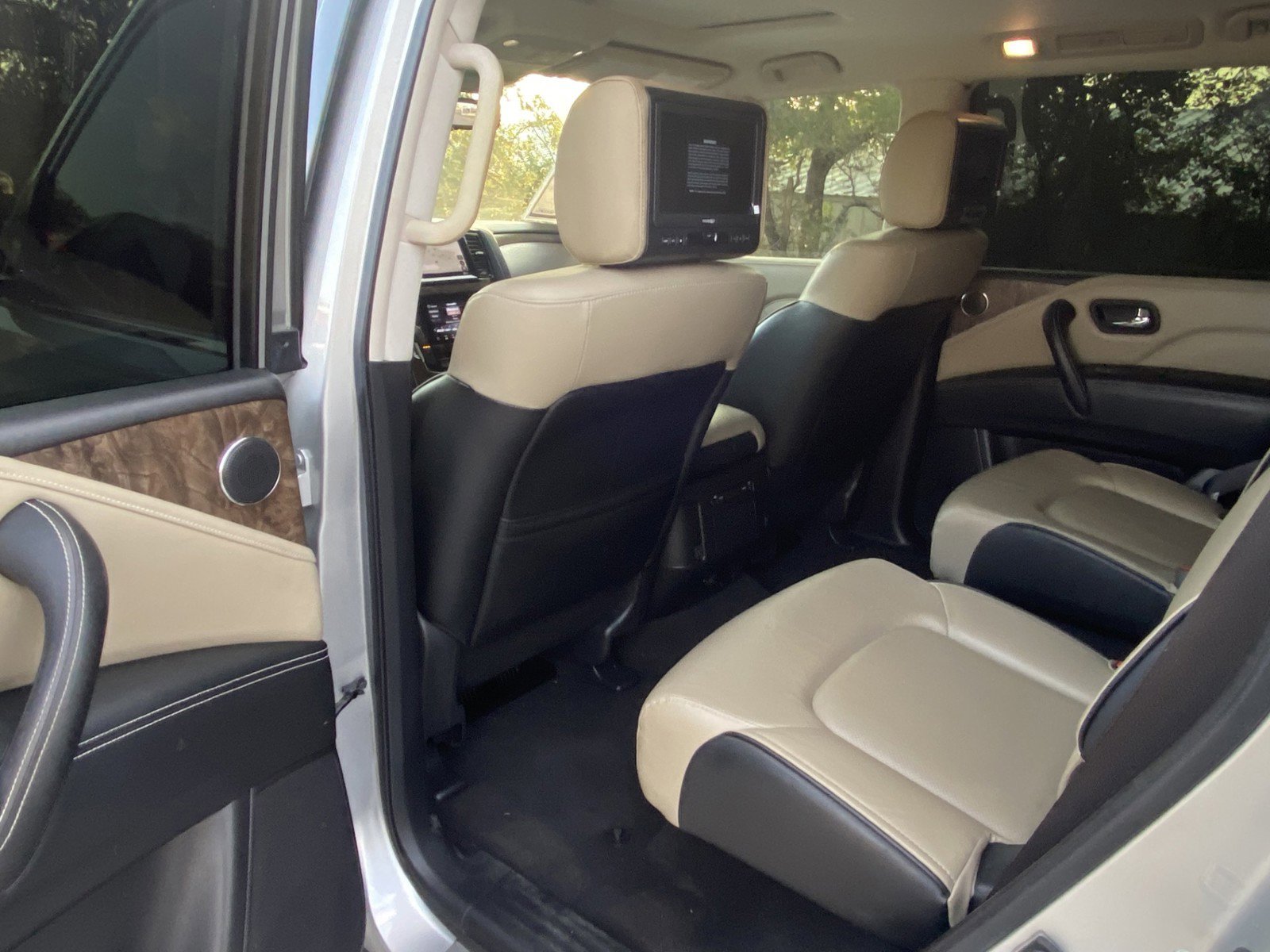 Used 2021 INFINITI QX80 Premium Select w/ All-Season Package image 11