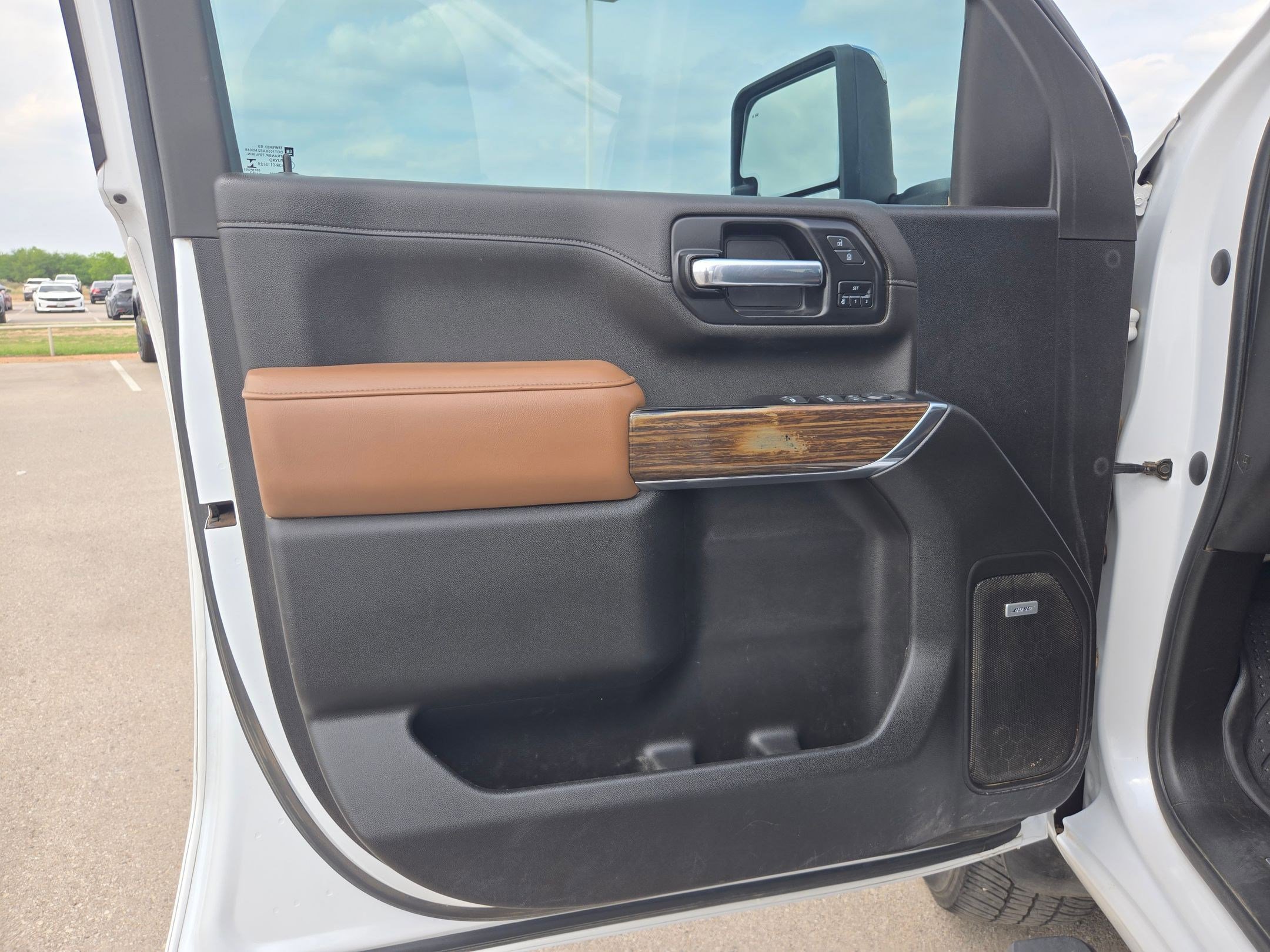 Used 2022 Chevrolet Silverado 2500 High Country w/ Z71 Off-Road Package image 12