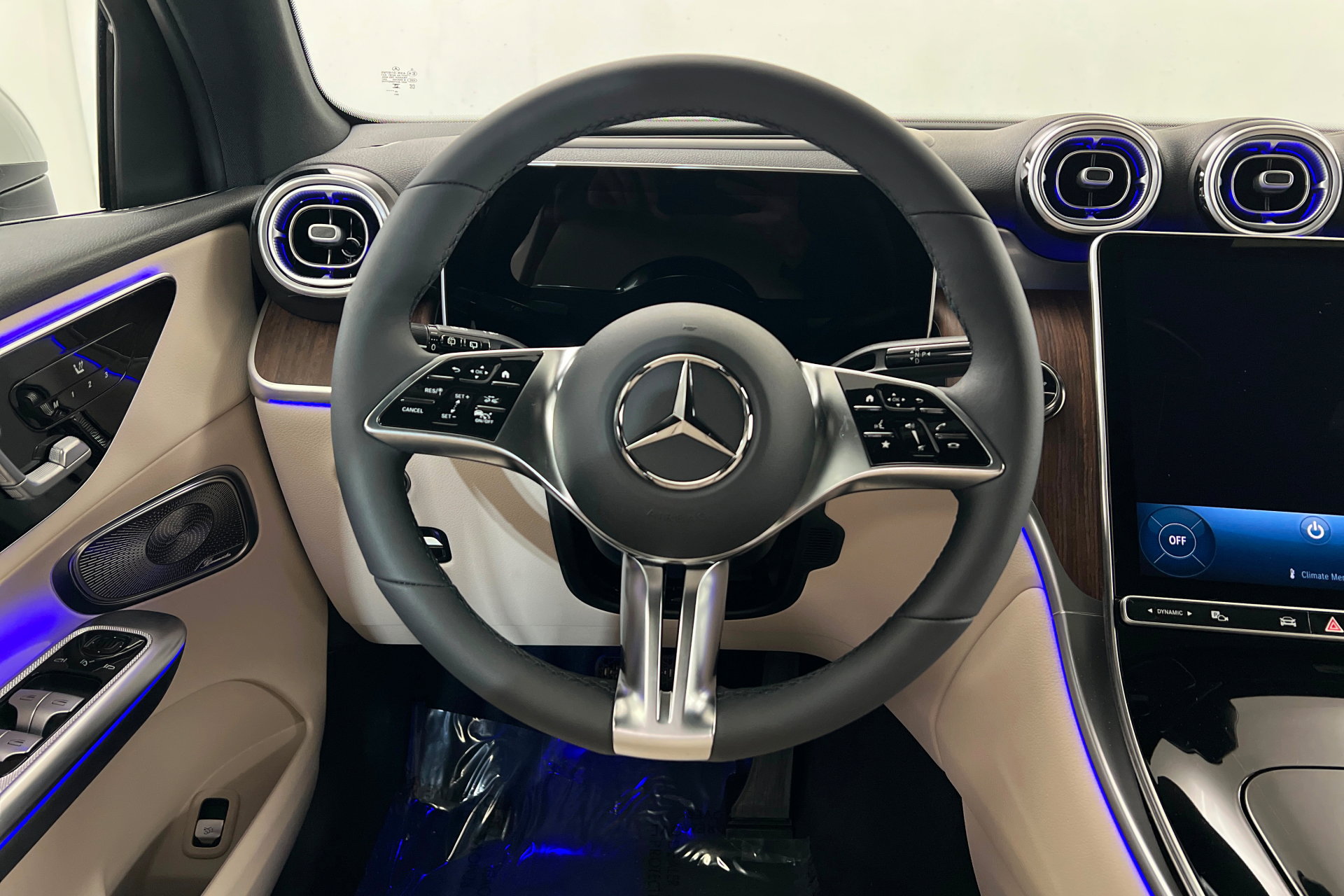 New 2026 Mercedes-Benz GLC 300 4MATIC image 12