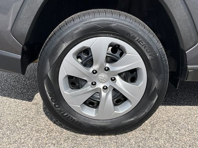 Used 2023 Toyota RAV4 LE image 19
