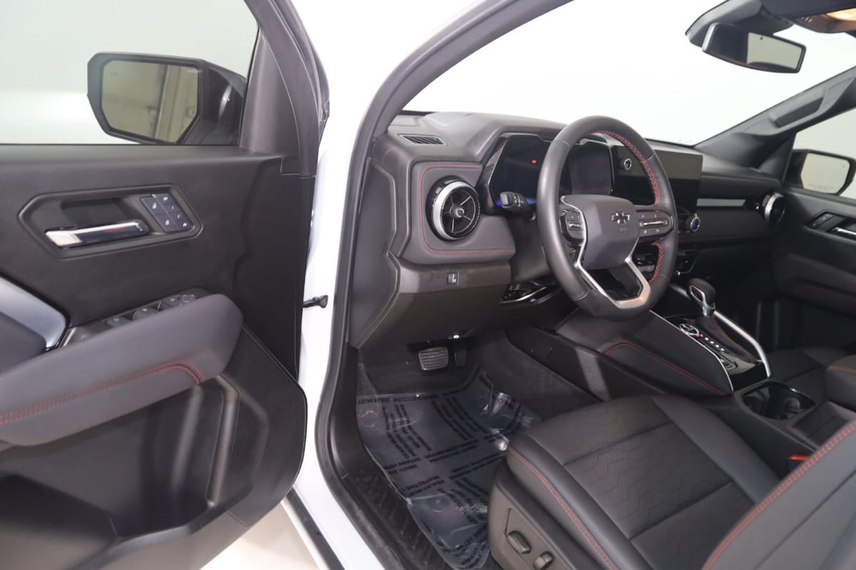 Used 2024 Chevrolet Colorado Z71 w/ Z71 Convenience Package 2 AWD/4WD image 44