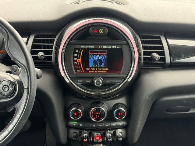 Used 2019 MINI Cooper S w/ Premium Package image 24