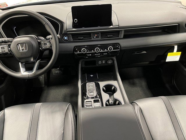 New 2025 Honda Pilot Touring image 16