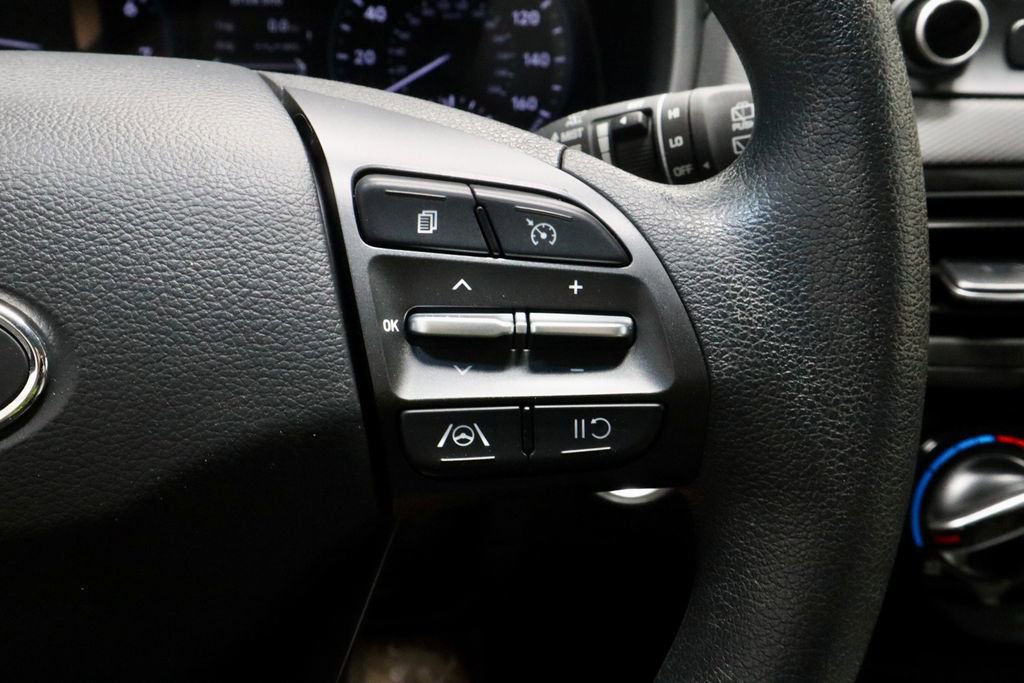 Certified 2023 Hyundai Kona SEL AWD/4WD image 28