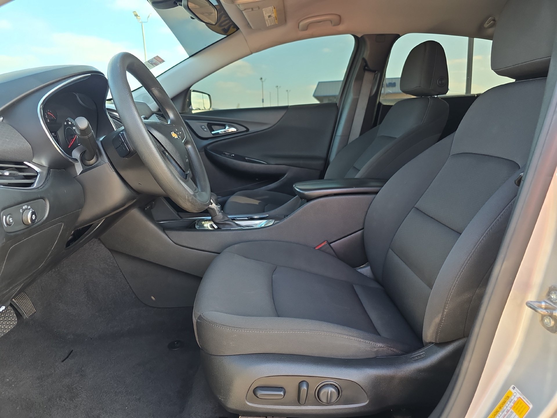 Used 2021 Chevrolet Malibu LT FWD image 10