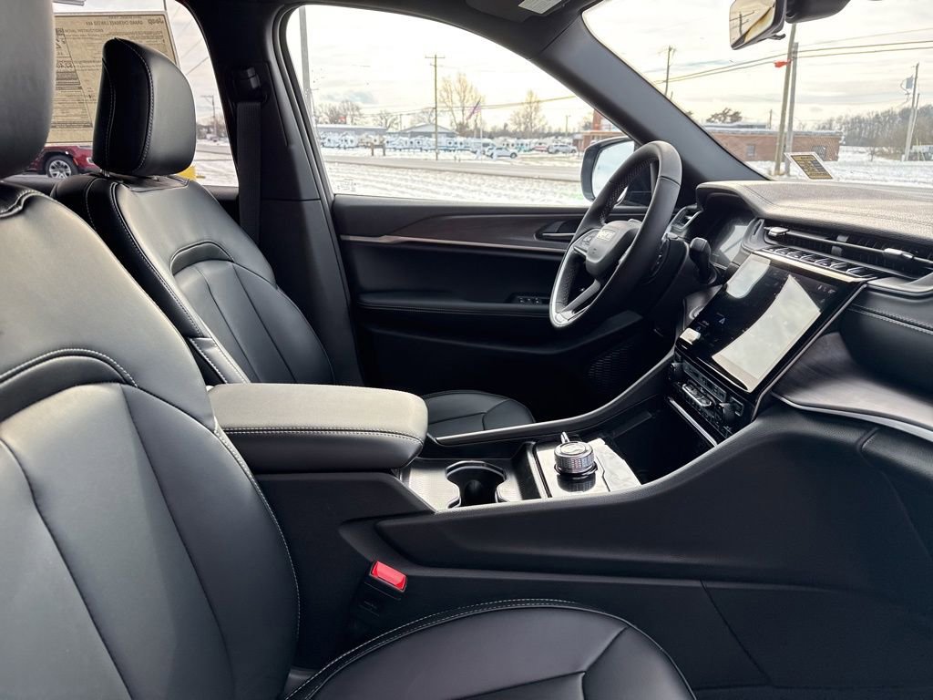New 2025 Jeep Grand Cherokee Limited image 35