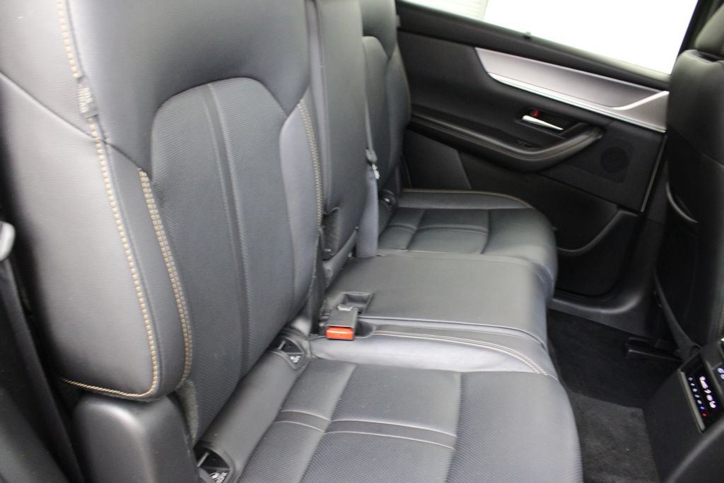 Used 2025 MAZDA CX-70 3.3 Turbo w/ Preferred Package AWD/4WD image 20