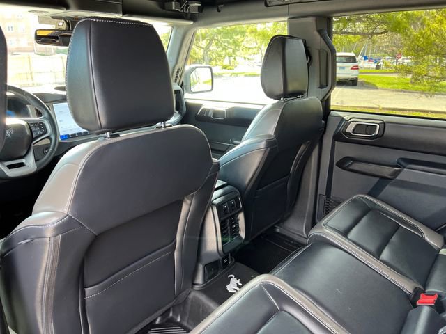 Used 2025 Ford Bronco Outer Banks w/ Sasquatch Package AWD/4WD image 28