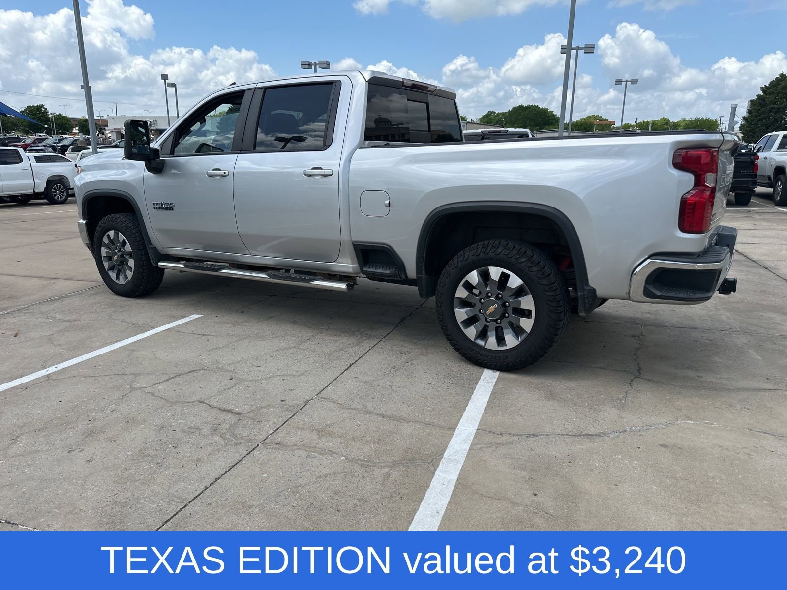 Used 2021 Chevrolet Silverado 2500 LT w/ Texas Edition image 4