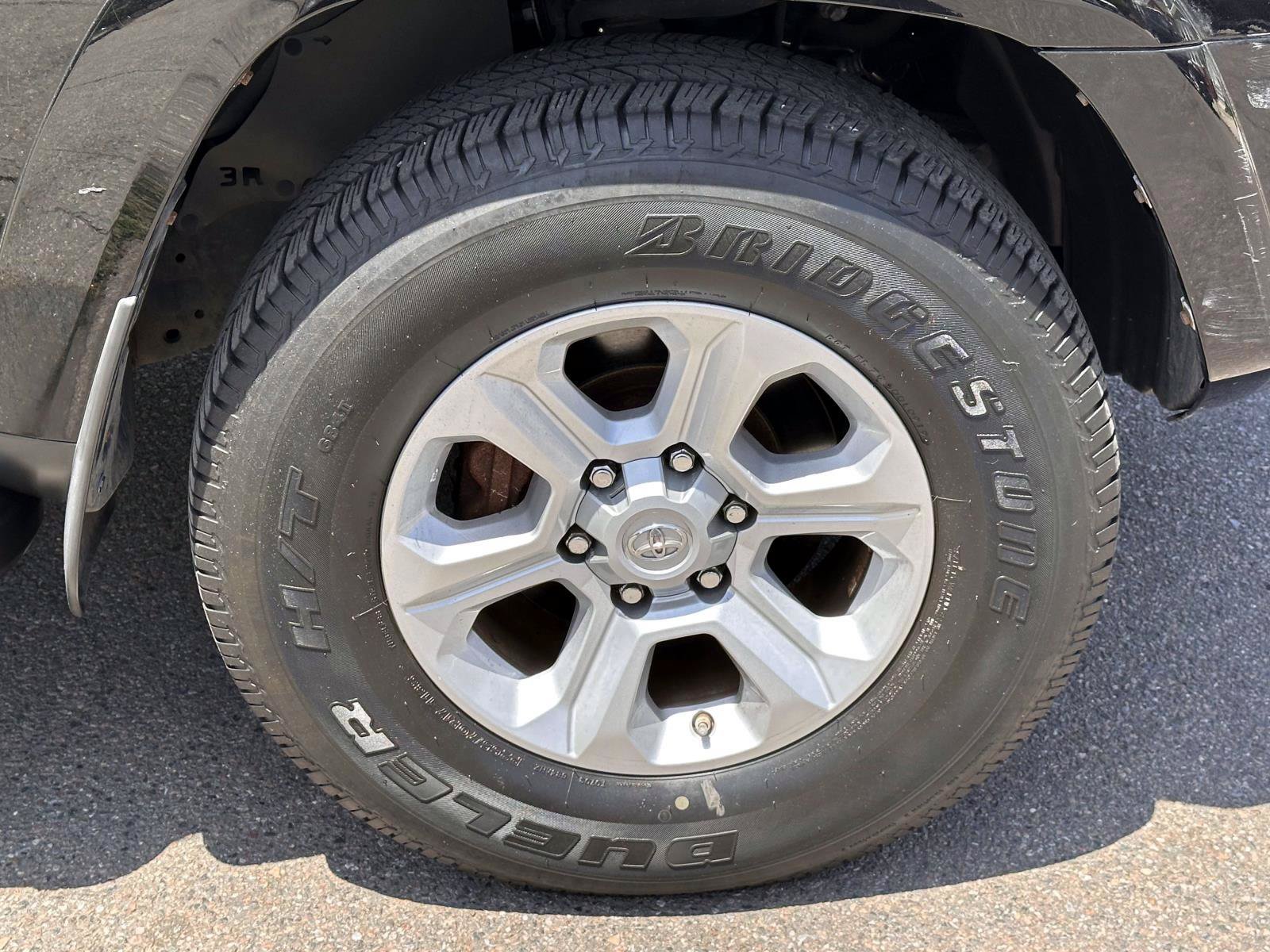 Certified 2016 Toyota 4Runner SR5 AWD/4WD image 9