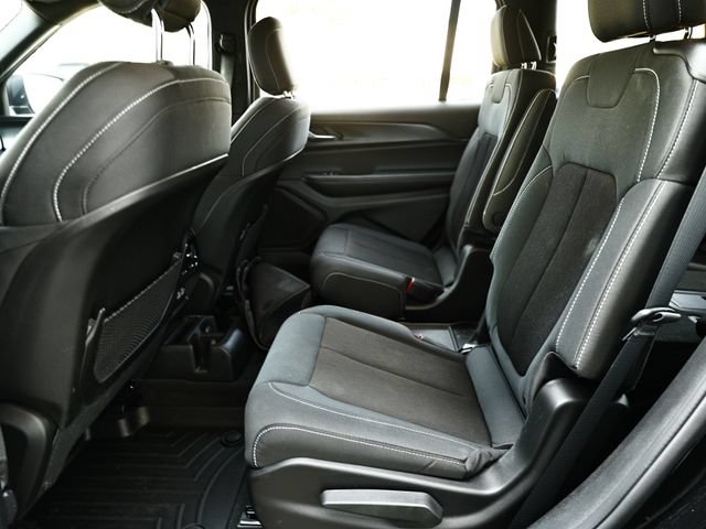 Used 2025 Jeep Grand Cherokee L Laredo w/ Luxury Tech Group I RWD image 24