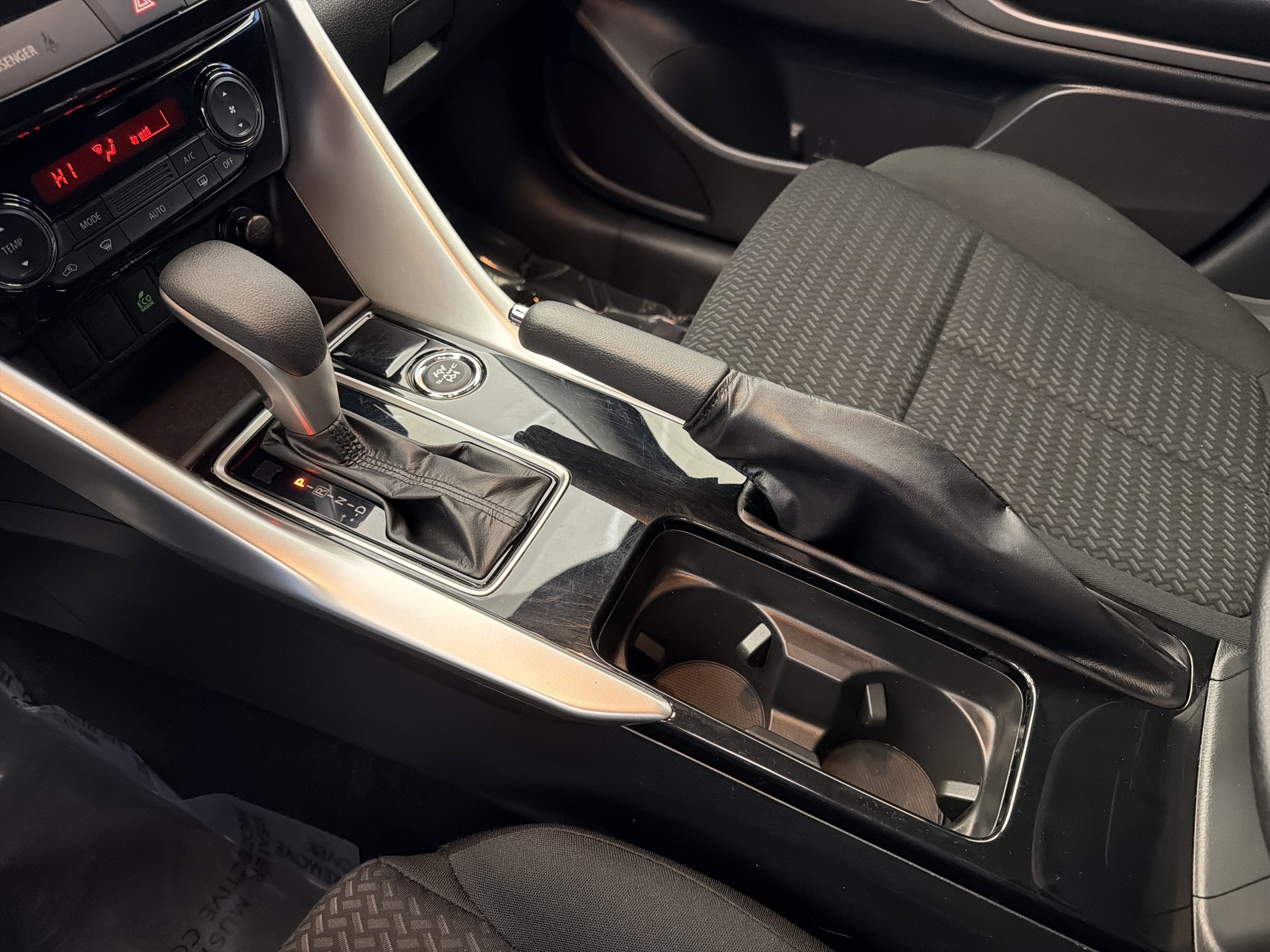 Used 2024 Mitsubishi Eclipse Cross ES image 22