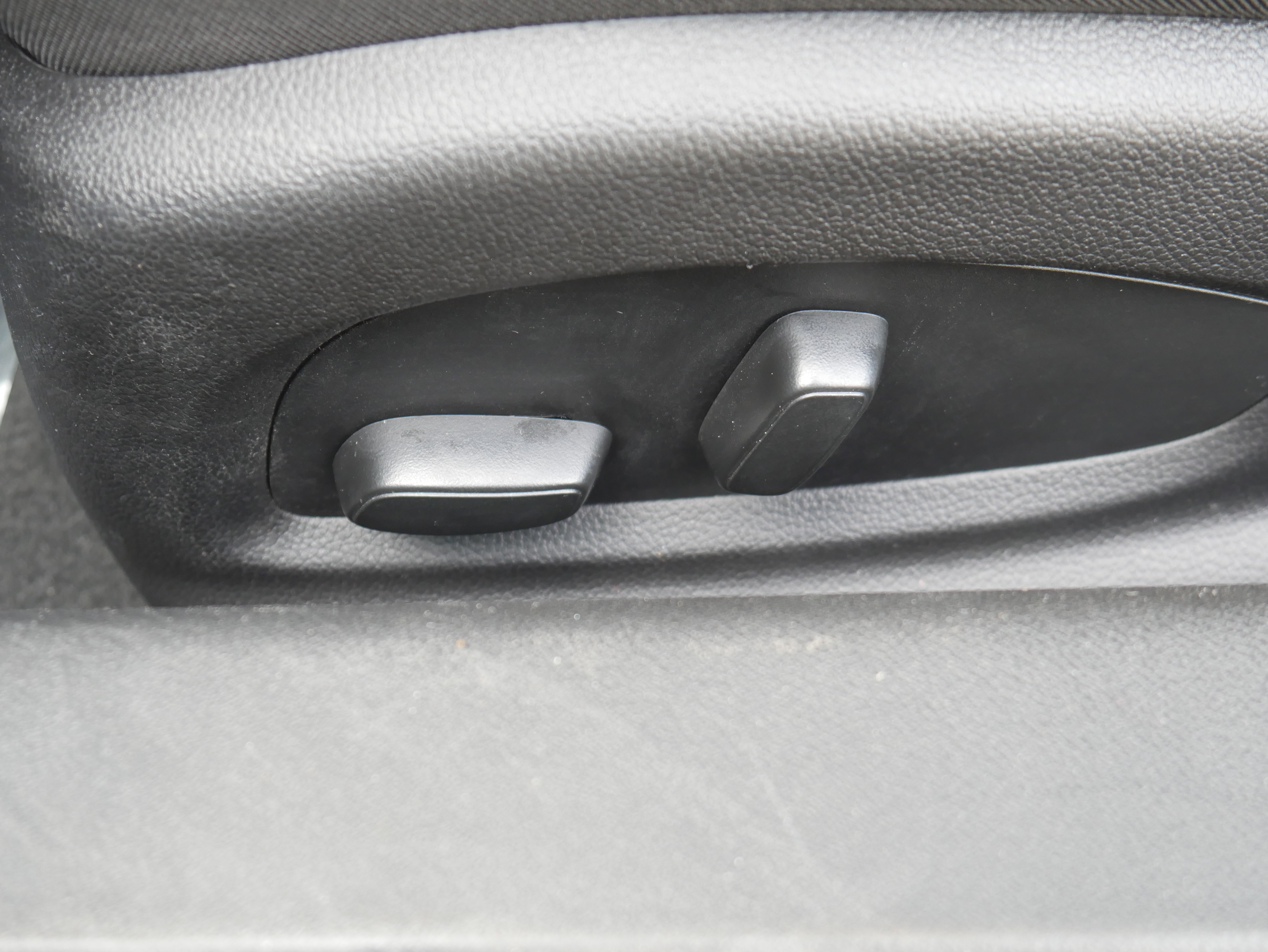 Used 2023 Chevrolet Camaro LT RWD image 14