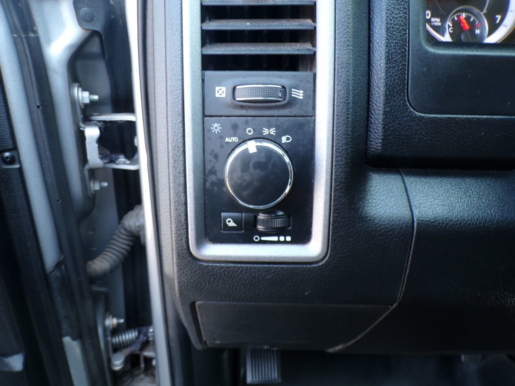 Used 2021 RAM 1500 Tradesman w/ Chrome Plus Package RWD image 12
