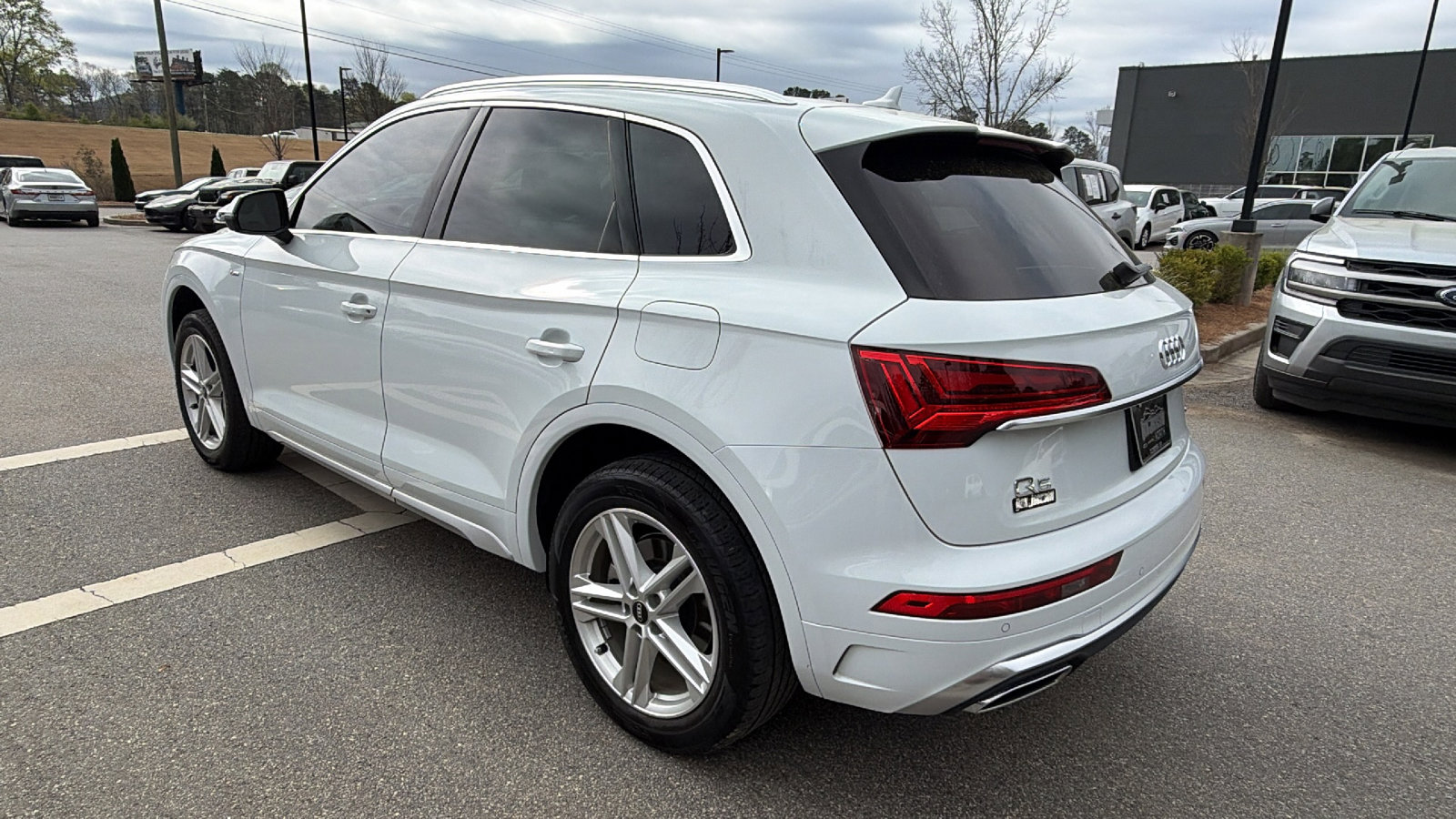 Used 2024 Audi Q5 e Premium Plus w/ Premium Plus Package image 10