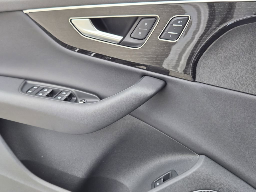 Certified 2023 Audi Q7 2.0T Premium w/ Convenience Package image 30