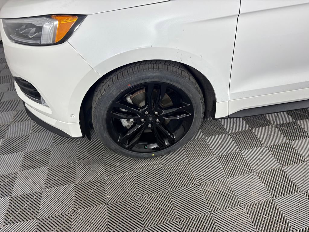 Used 2020 Ford Edge ST w/ Equipment Group 401A AWD/4WD image 9