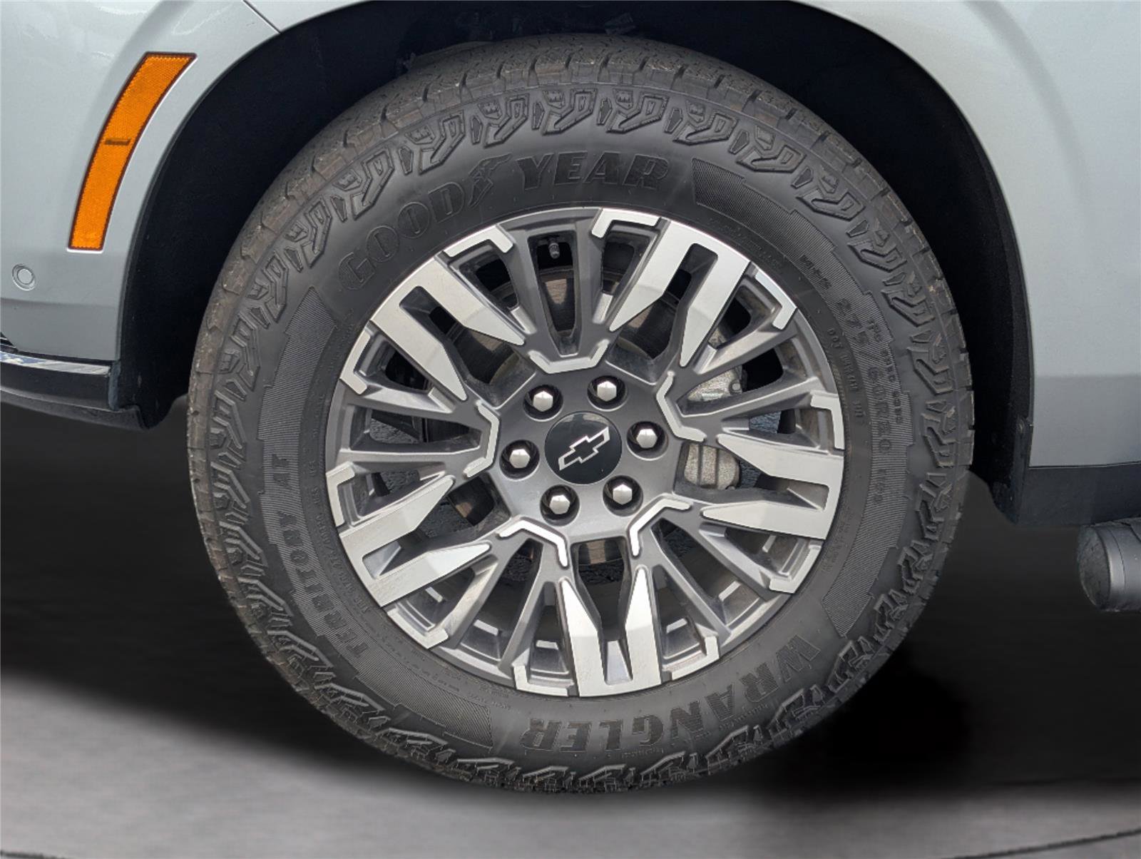 Used 2025 Chevrolet Tahoe Z71 w/ Z71 Off-Road Package image 40