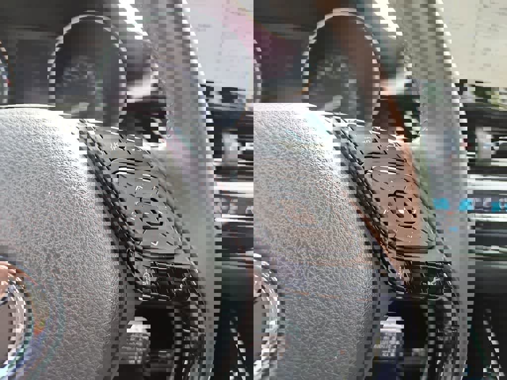 Used 2019 Toyota C-HR XLE image 30