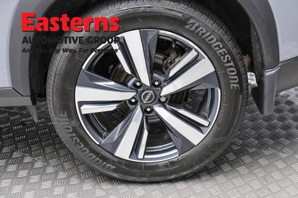Used 2023 Nissan Rogue SL AWD/4WD image 8
