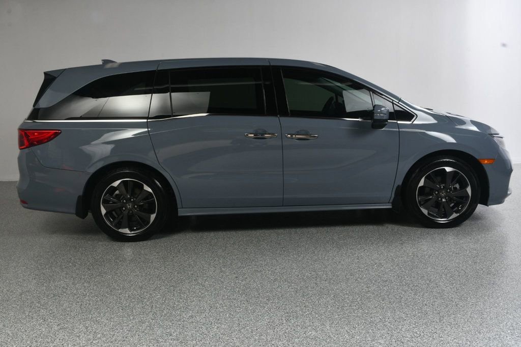 Used 2024 Honda Odyssey Elite image 4