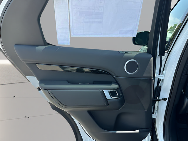 Certified 2025 Land Rover Discovery S AWD/4WD image 31