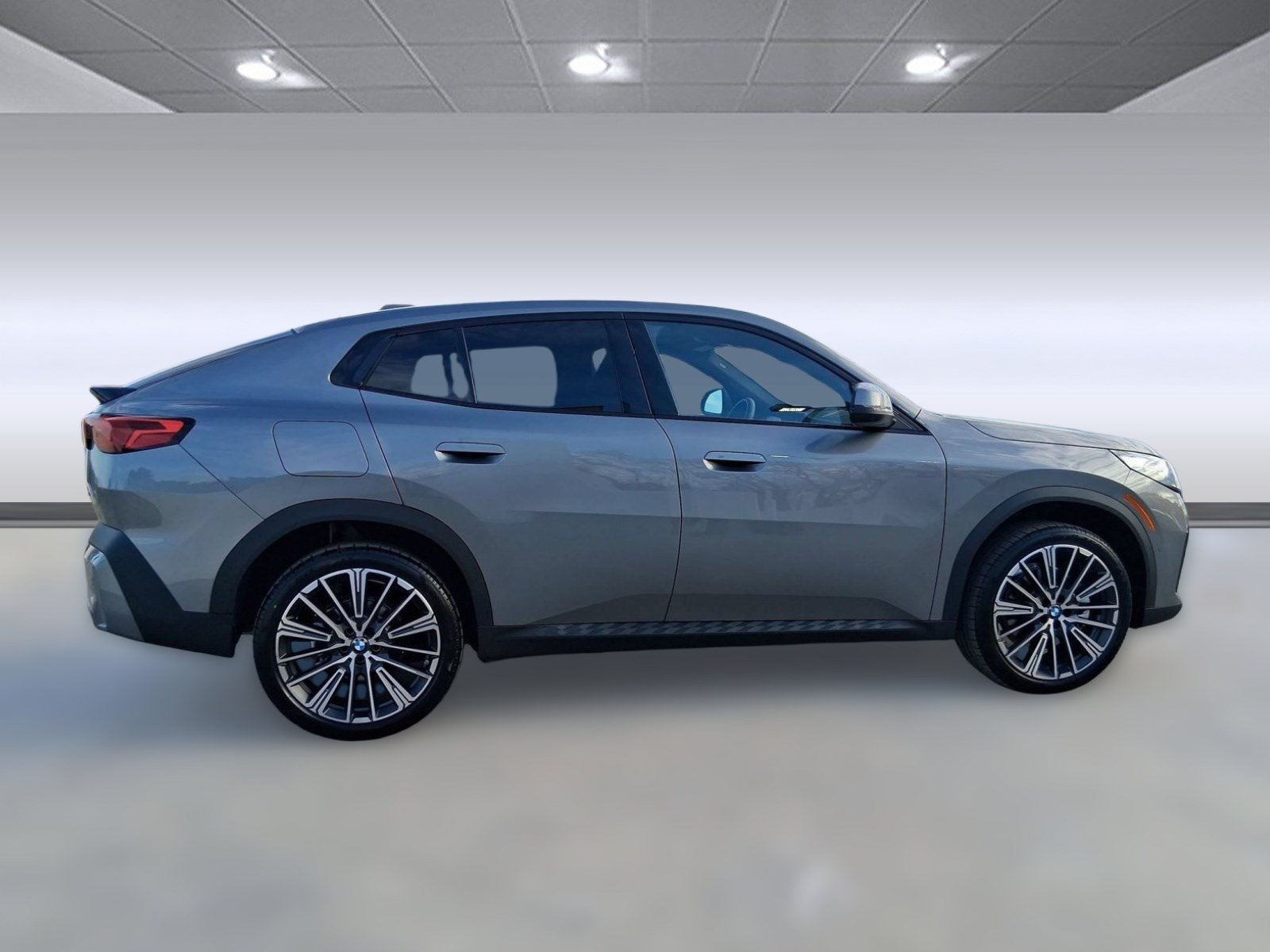 Used 2026 BMW X2 xDrive28i w/ Technology Package AWD/4WD image 7
