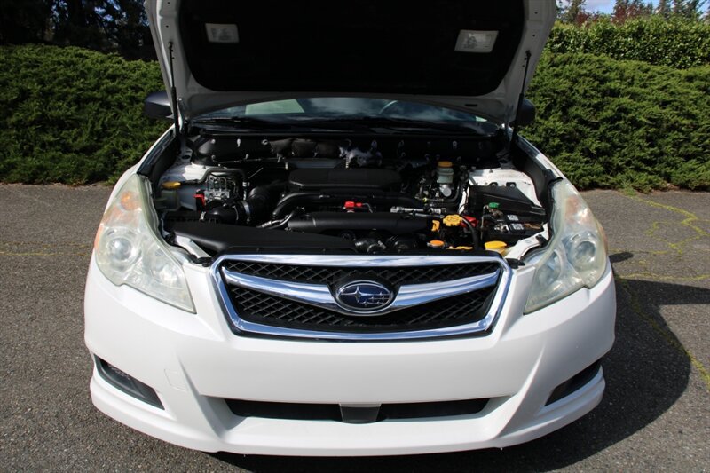 Used 2010 Subaru Legacy 2.5i AWD/4WD image 17