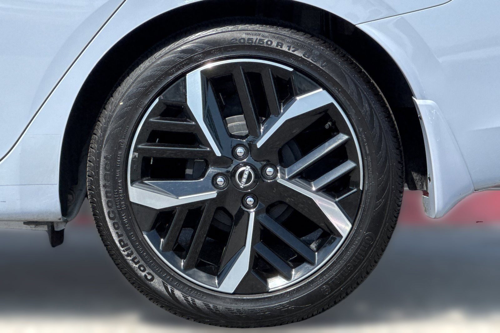 Used 2025 Nissan Versa SR w/ Trunk Package image 11