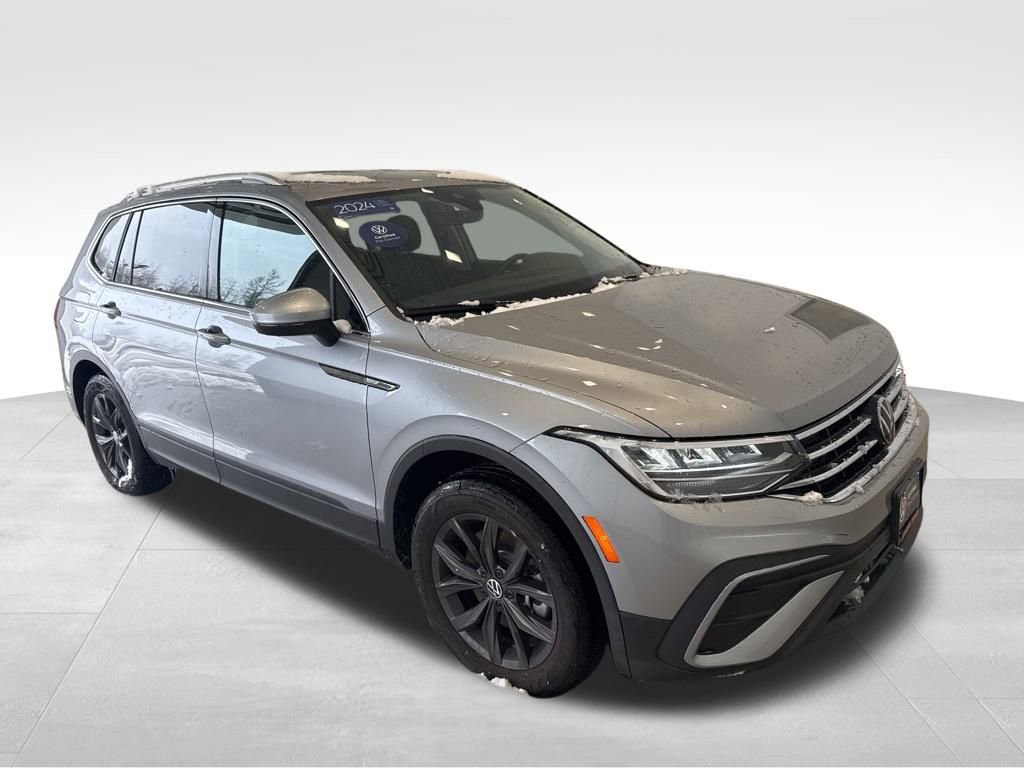 Used 2024 Volkswagen Tiguan SE image 9