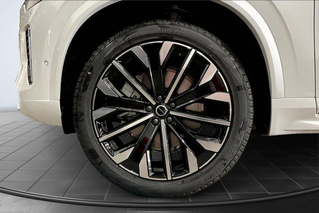 New 2026 Volvo XC90 B6 Plus w/ Protection Package image 14