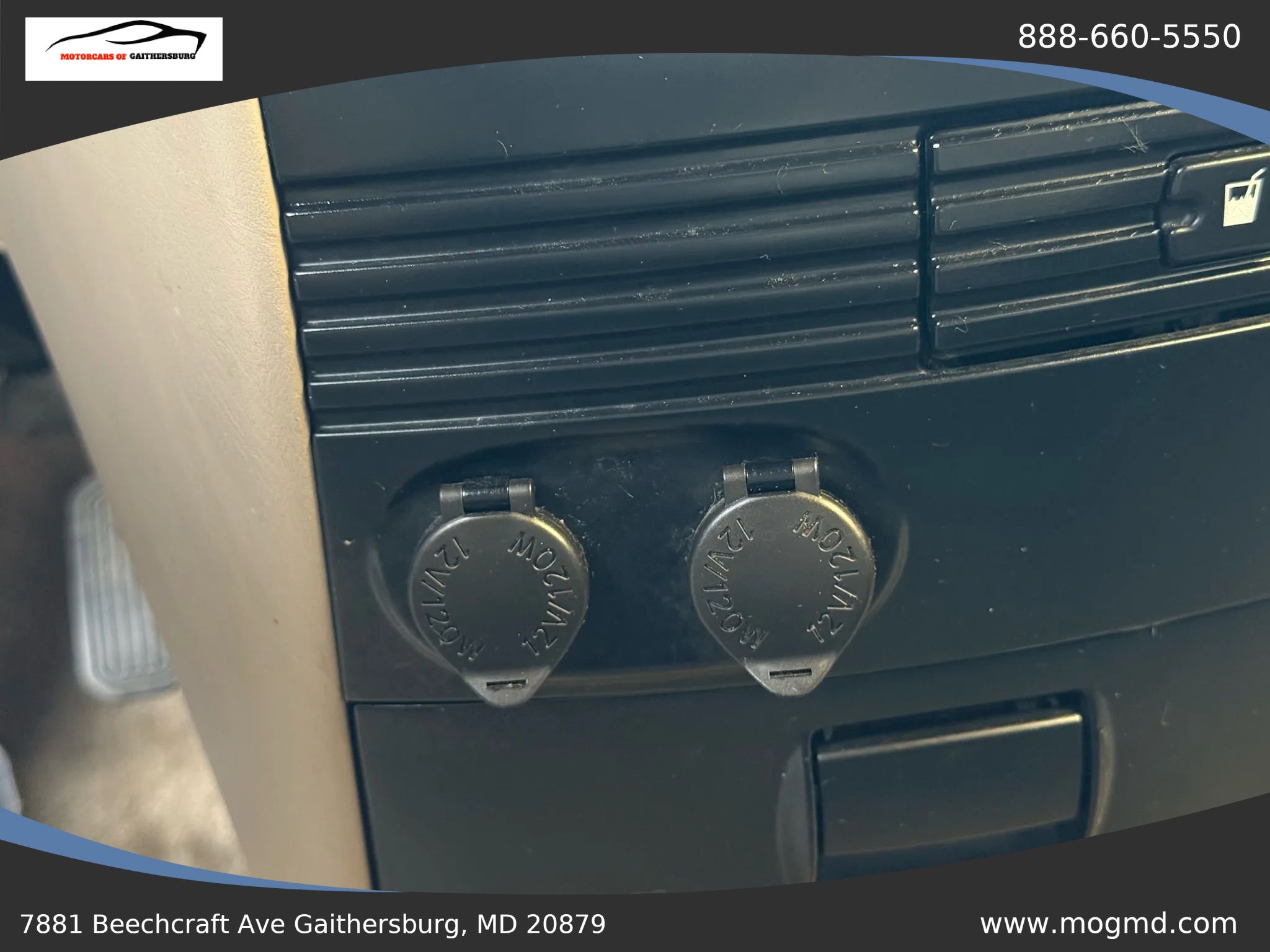 Used 2010 Toyota Sienna LE image 40